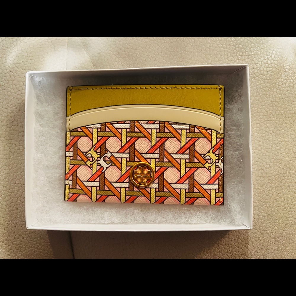 Tory Burch's NEW Robinson card case